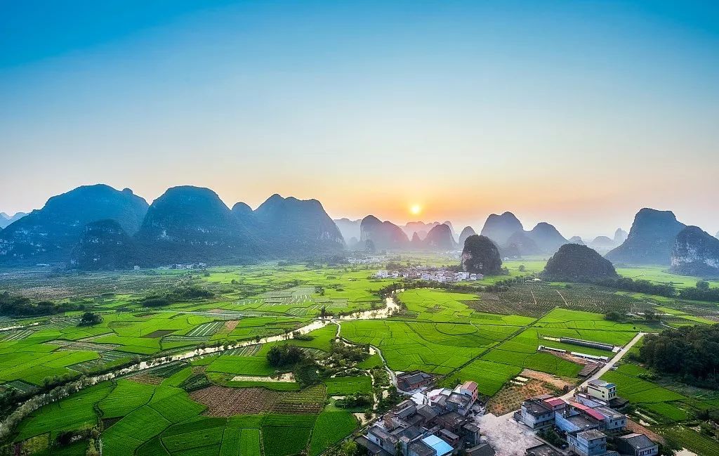 广西发展,双刃剑效应探析