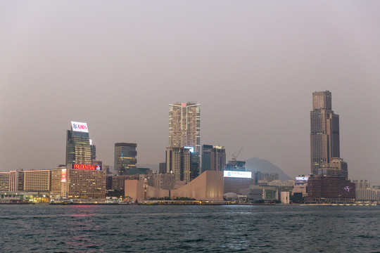 外交部发言人就香港问题发表权威评论